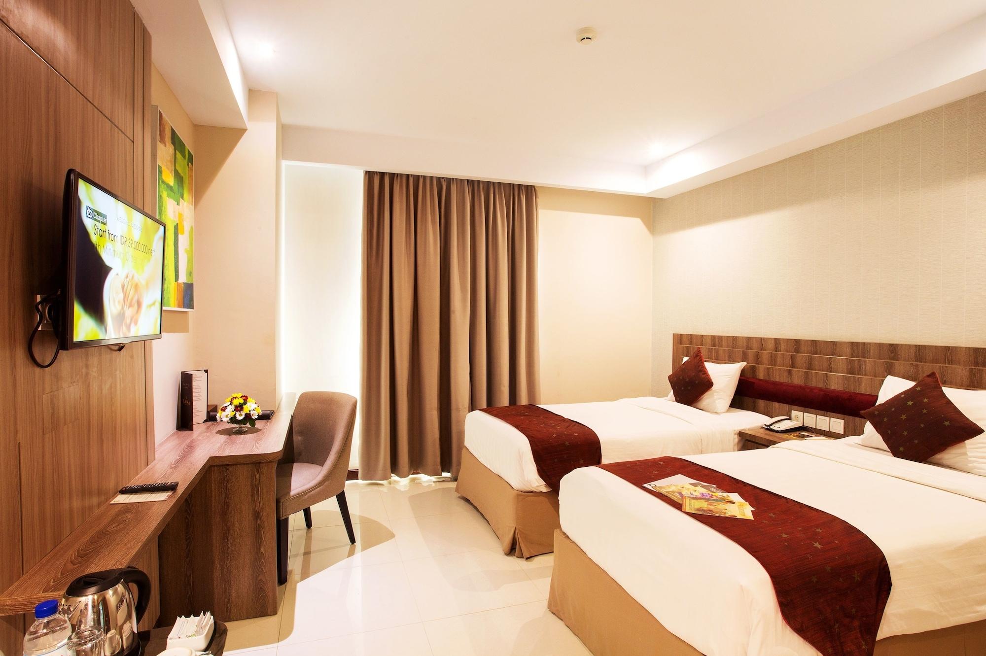 Tara Hotel Yogyakarta Tugu Екстериор снимка