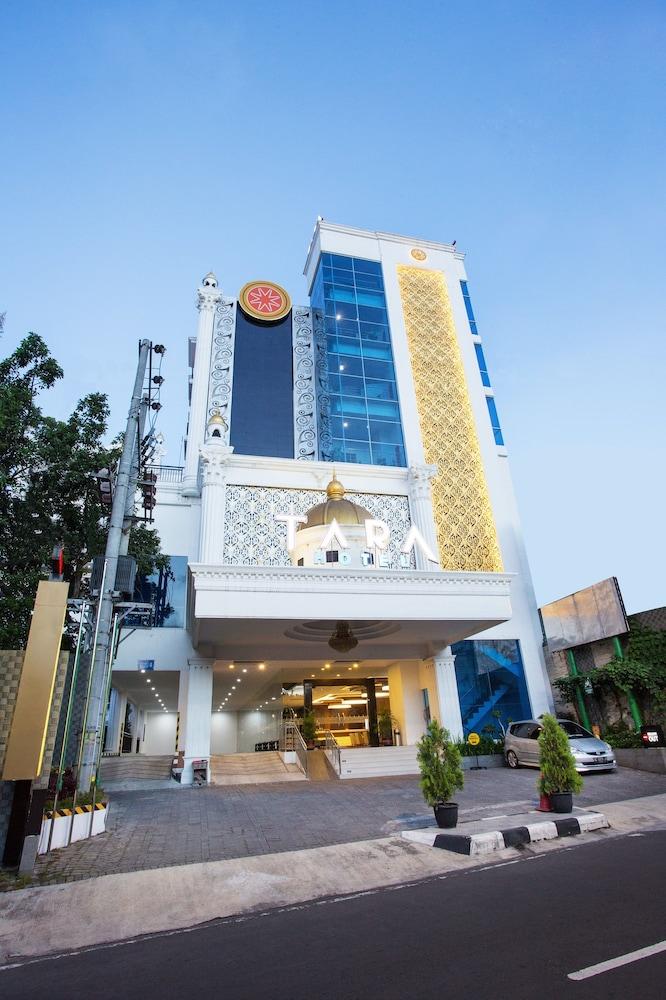 Tara Hotel Yogyakarta Tugu Екстериор снимка
