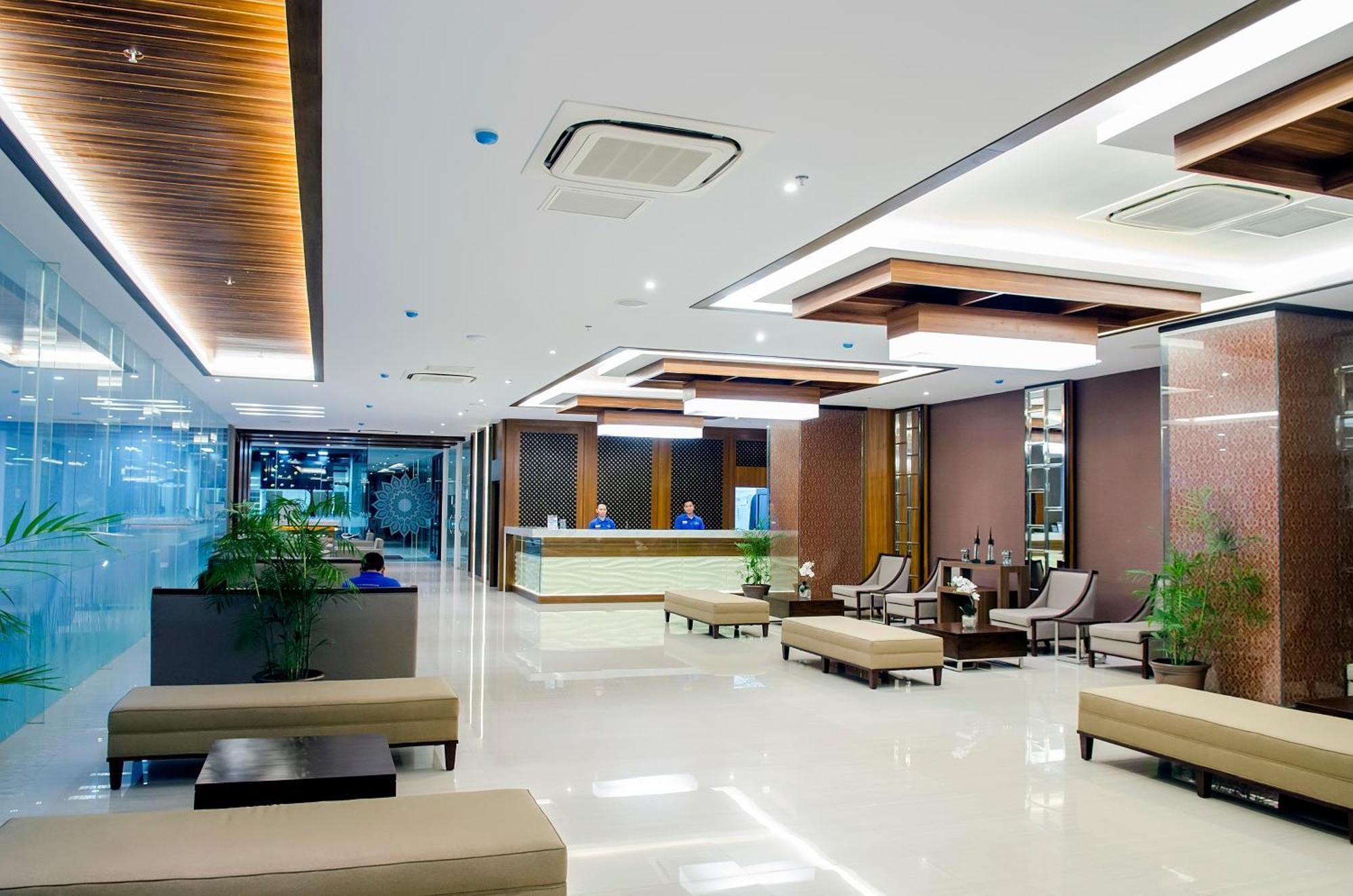 Tara Hotel Yogyakarta Tugu Екстериор снимка