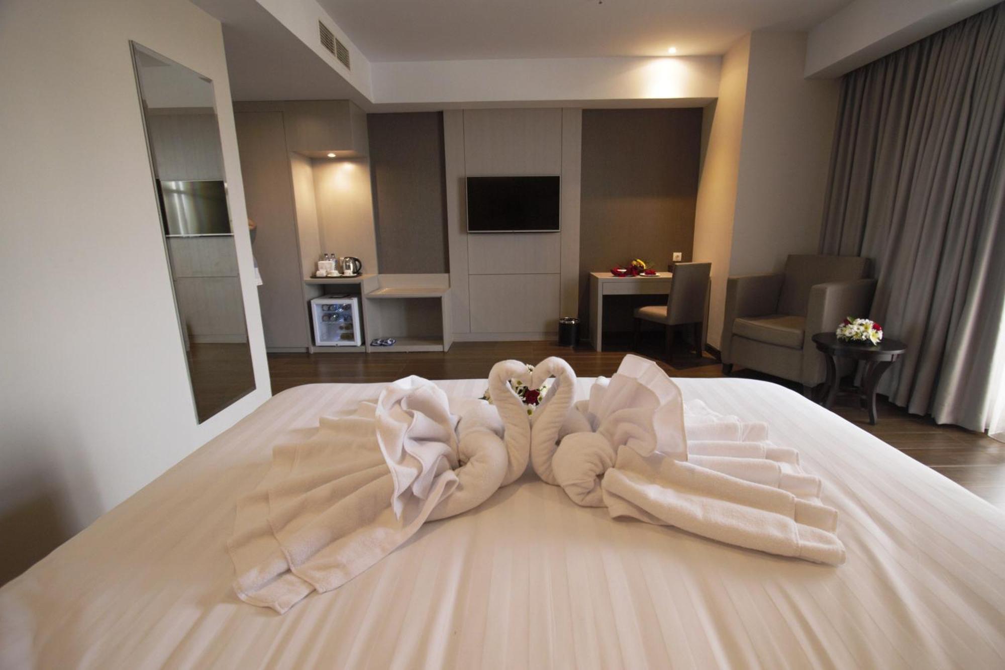 Tara Hotel Yogyakarta Tugu Стая снимка