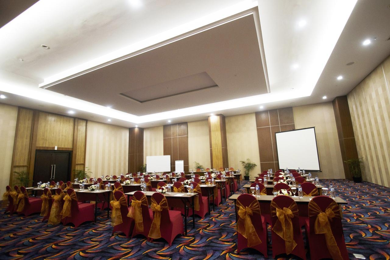 Tara Hotel Yogyakarta Tugu Екстериор снимка