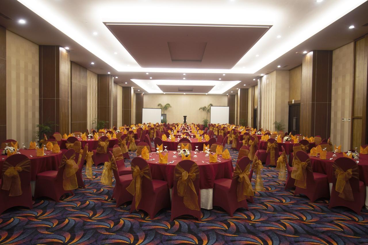 Tara Hotel Yogyakarta Tugu Екстериор снимка