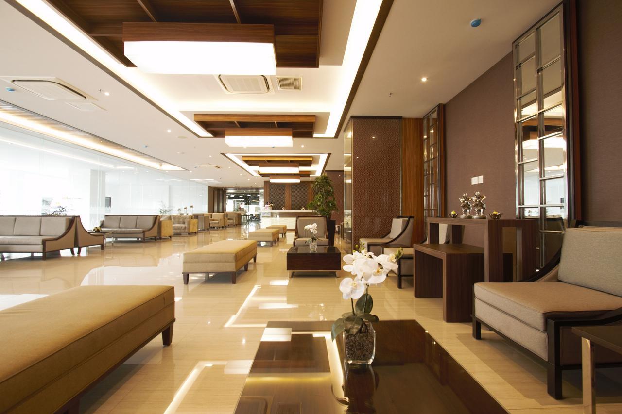 Tara Hotel Yogyakarta Tugu Екстериор снимка