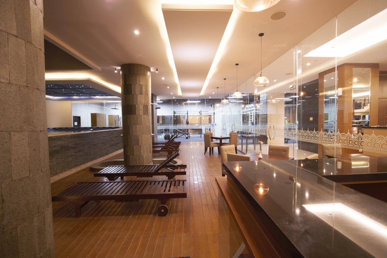 Tara Hotel Yogyakarta Tugu Екстериор снимка