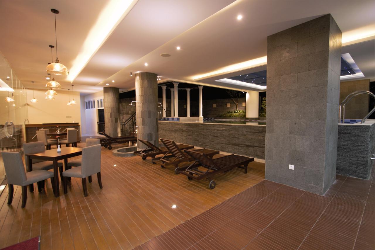 Tara Hotel Yogyakarta Tugu Екстериор снимка
