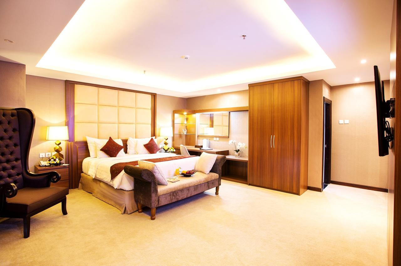 Tara Hotel Yogyakarta Tugu Екстериор снимка