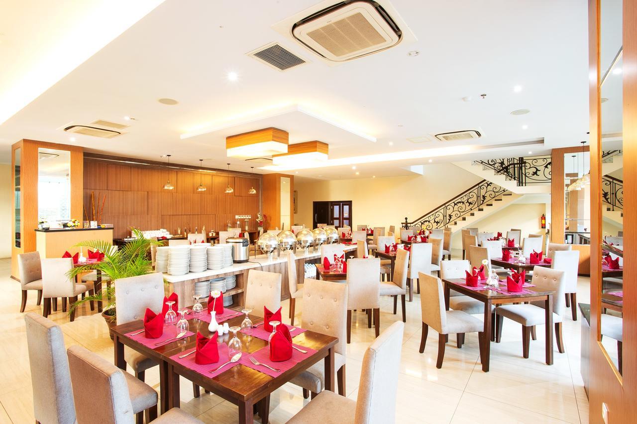 Tara Hotel Yogyakarta Tugu Екстериор снимка