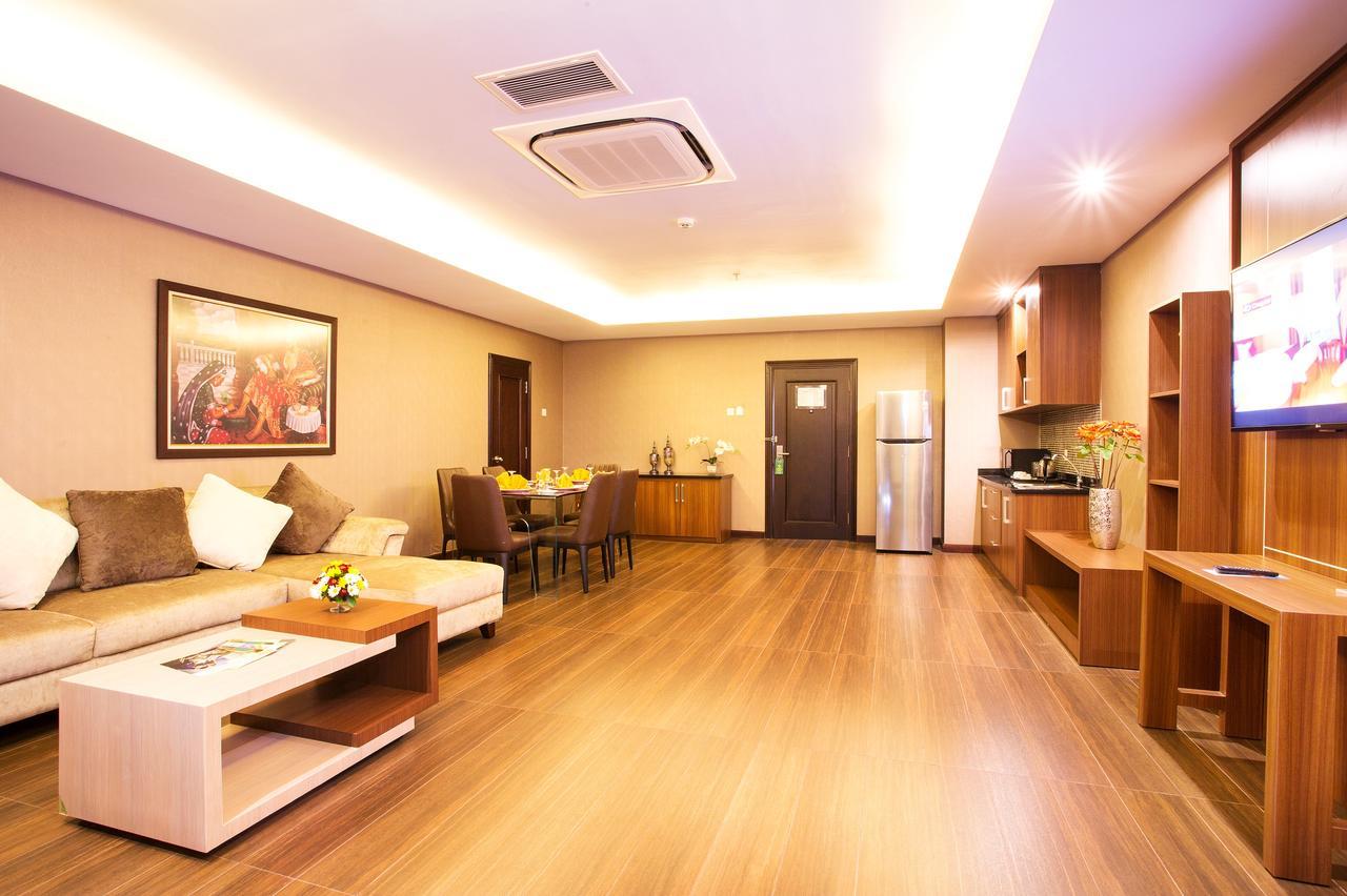 Tara Hotel Yogyakarta Tugu Екстериор снимка