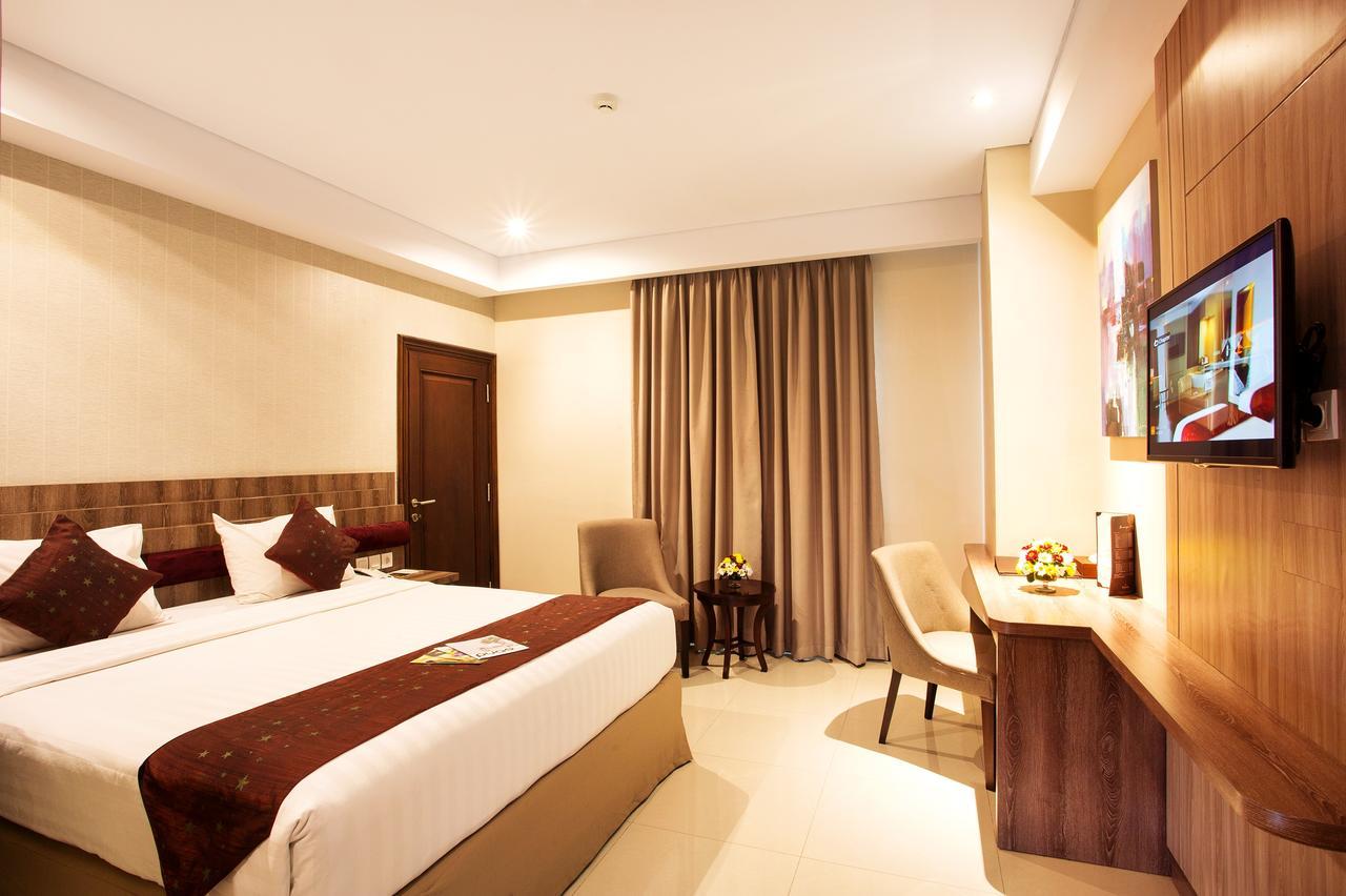 Tara Hotel Yogyakarta Tugu Екстериор снимка